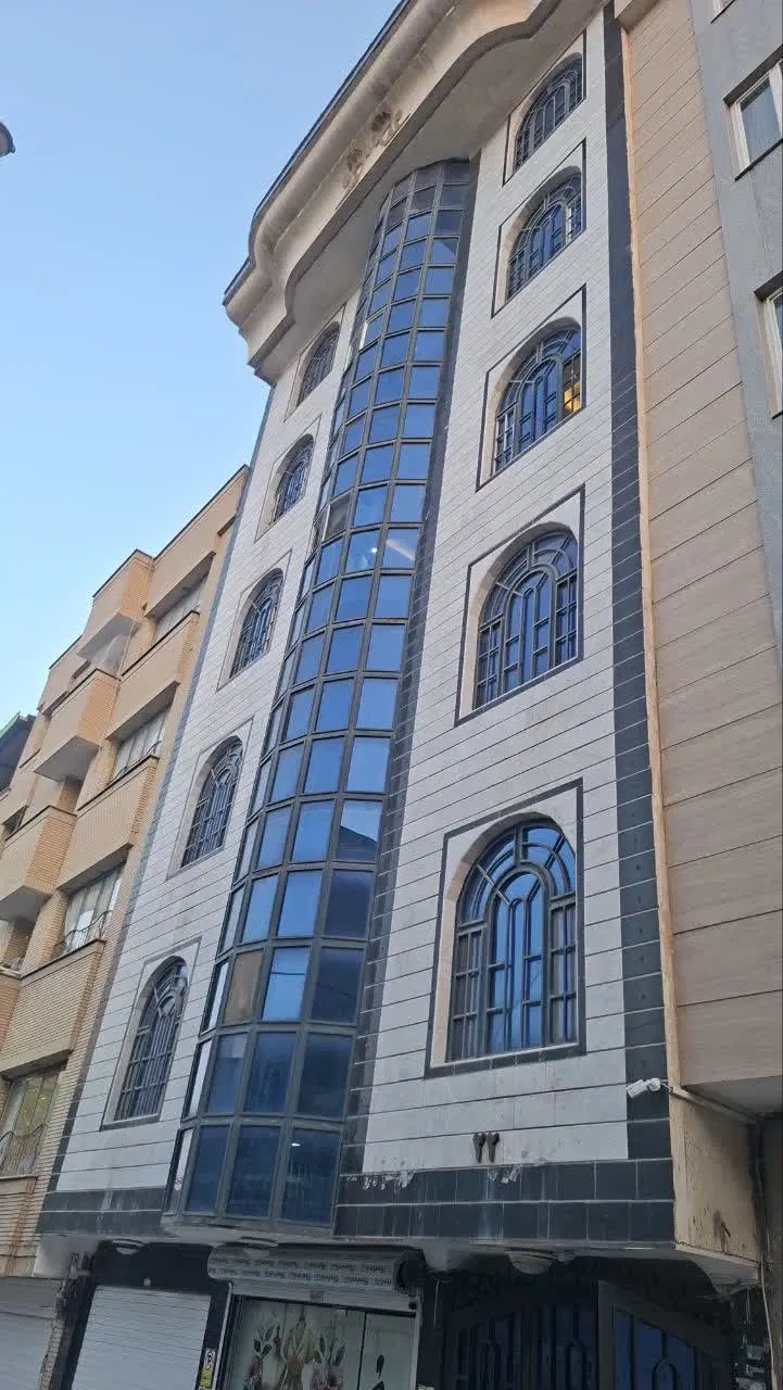 عکس 1 ملک 2240