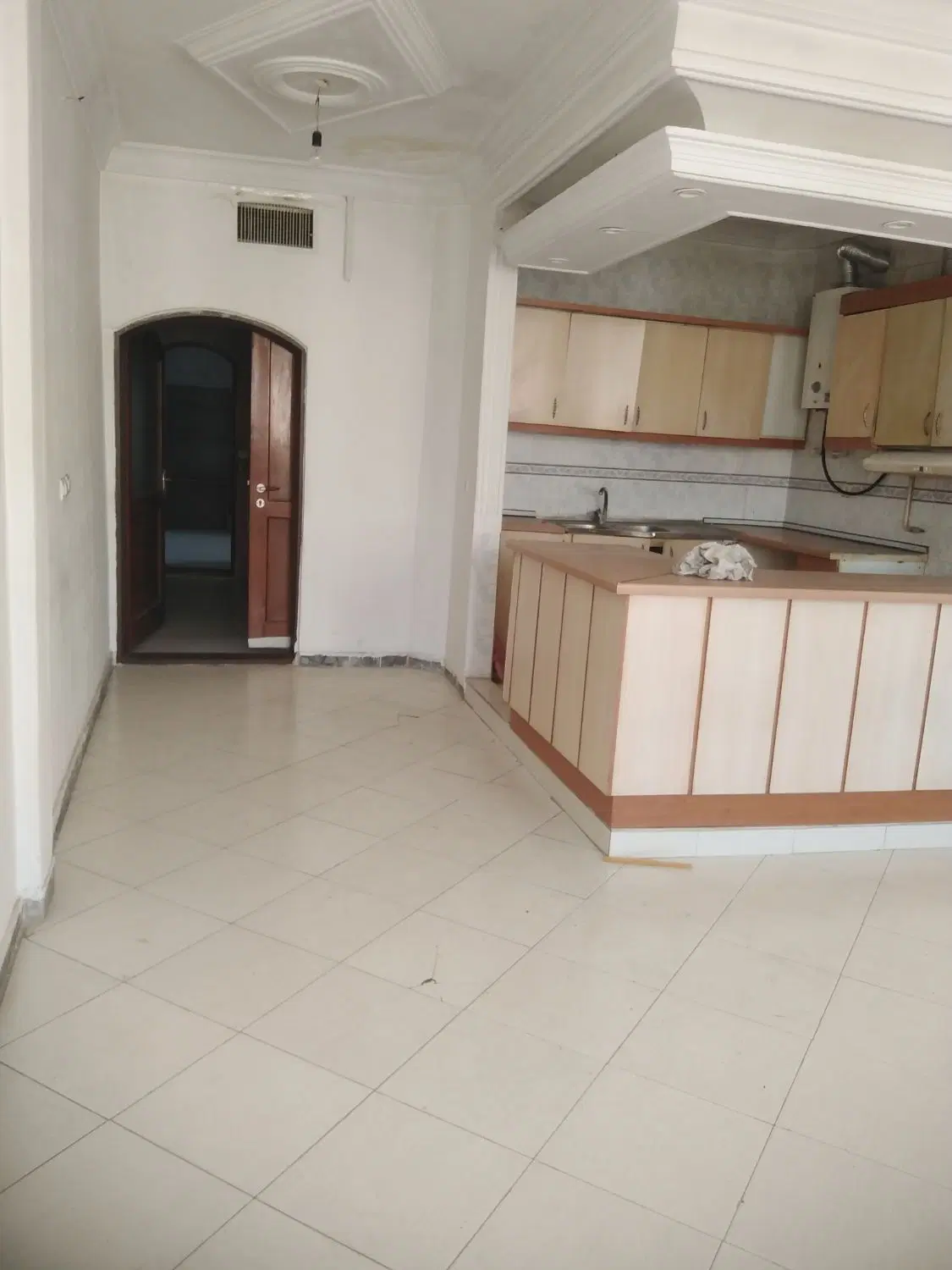 عکس 1 ملک 2700