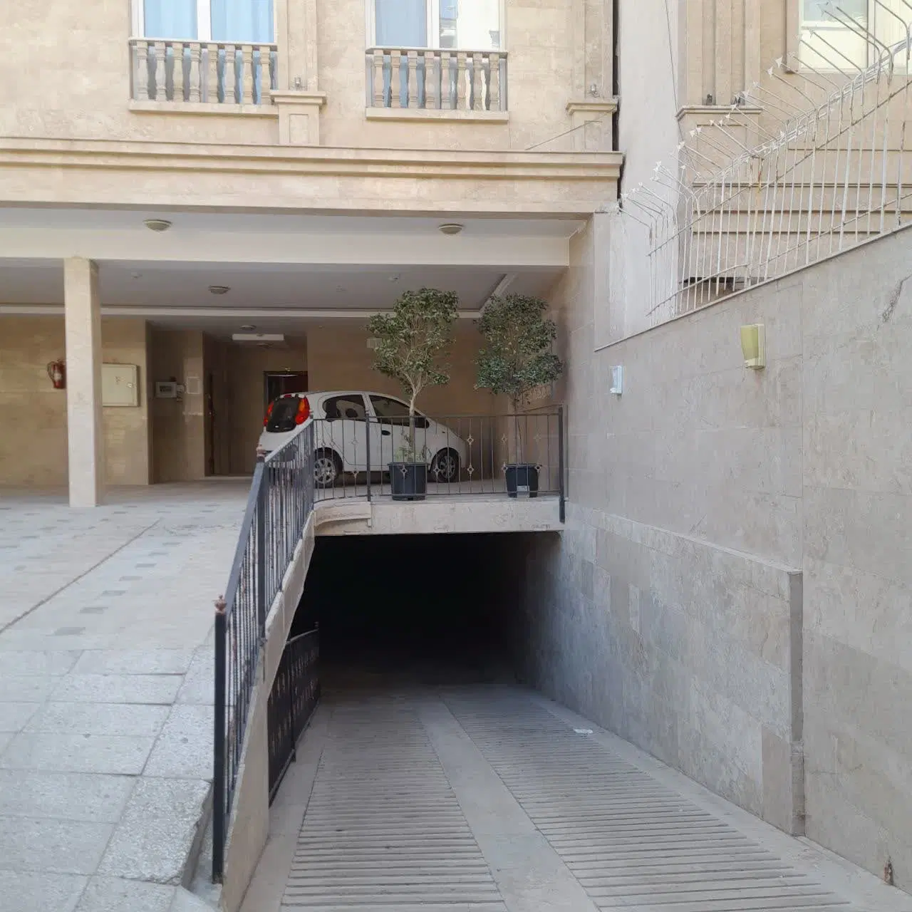 عکس 1 ملک 3729